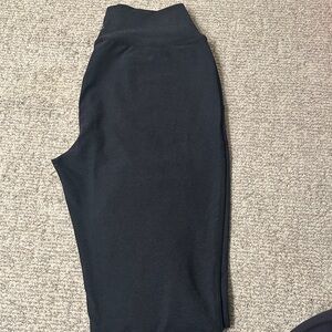 Beyond Yoga women  Black jogger Leggings